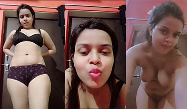 Hot Desi Girl Showing And Fingering Nude Pussy Fucked HD