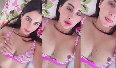 Model Meetii Kalher Mastrubating Showing Big Boos