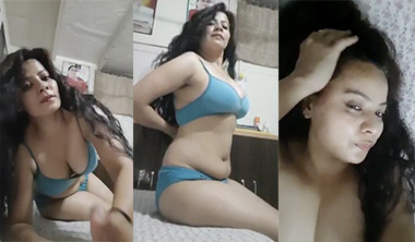 Indian Hot Milf Showing Tight Pussy Fingering New Videos