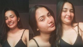 Desi Indian Girl Showing Pussy Porn Videos