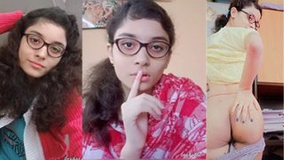 Desi Slim Bengali Girl Showing Hot Pussy & Ass